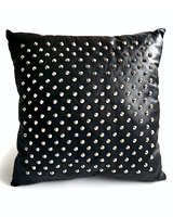 (Bild für) Lederkissen mit Edelstahl-Dornen - 40 x 40 cm